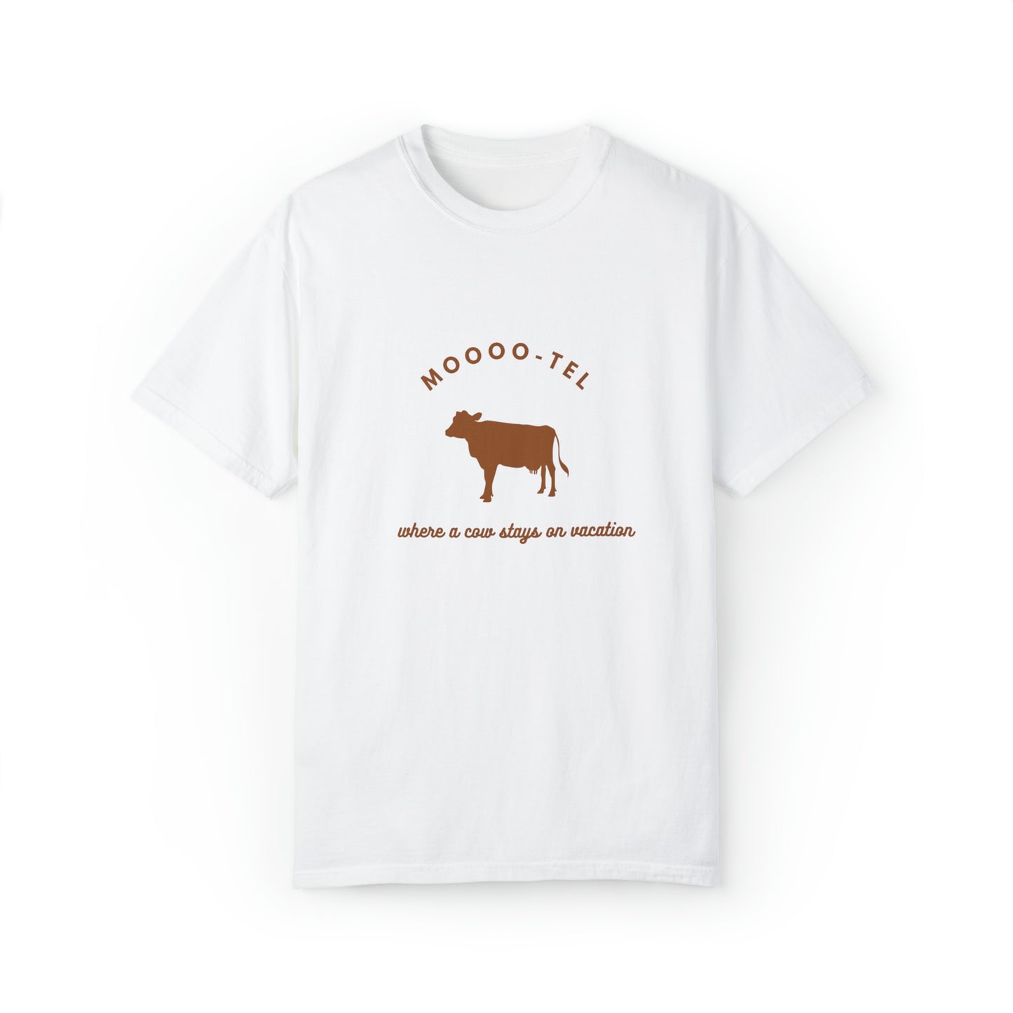 "Moooo-tel. Where a cow stays on vacation." Men's Tee